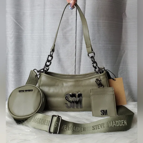 Steve Madden スタイリッシュ クラッチ ヘイリー ポシェット Steve Madden スタイリッシュ クラッチ ヘイリー ポシェット